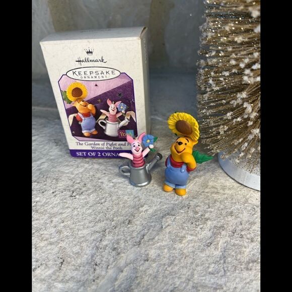 Hallmark keepsake Disney The Garden of Piglet and Pooh 1998 - Picture 2 of 2